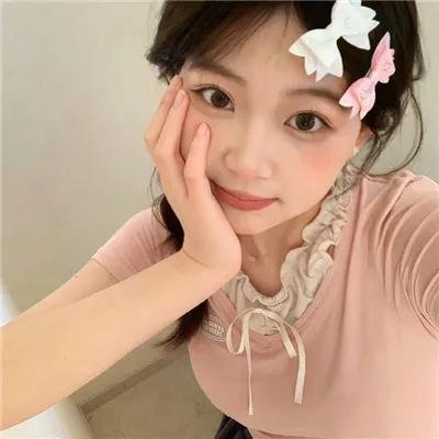 挎斗摩托车里的狗